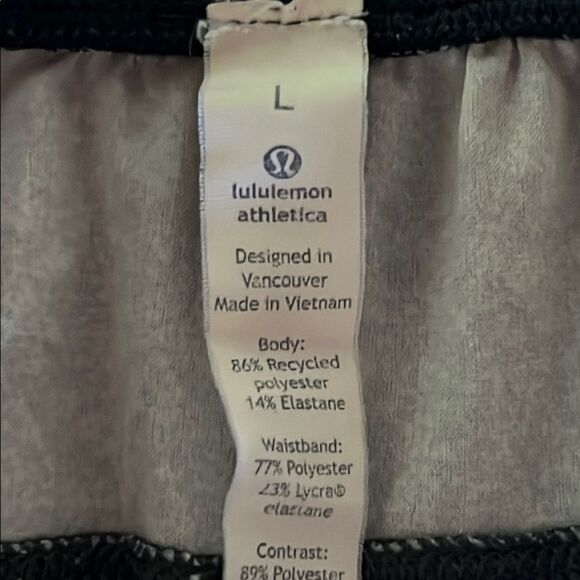 Lululemon Green Unlined Shorts Size L - Picture 2 of 11